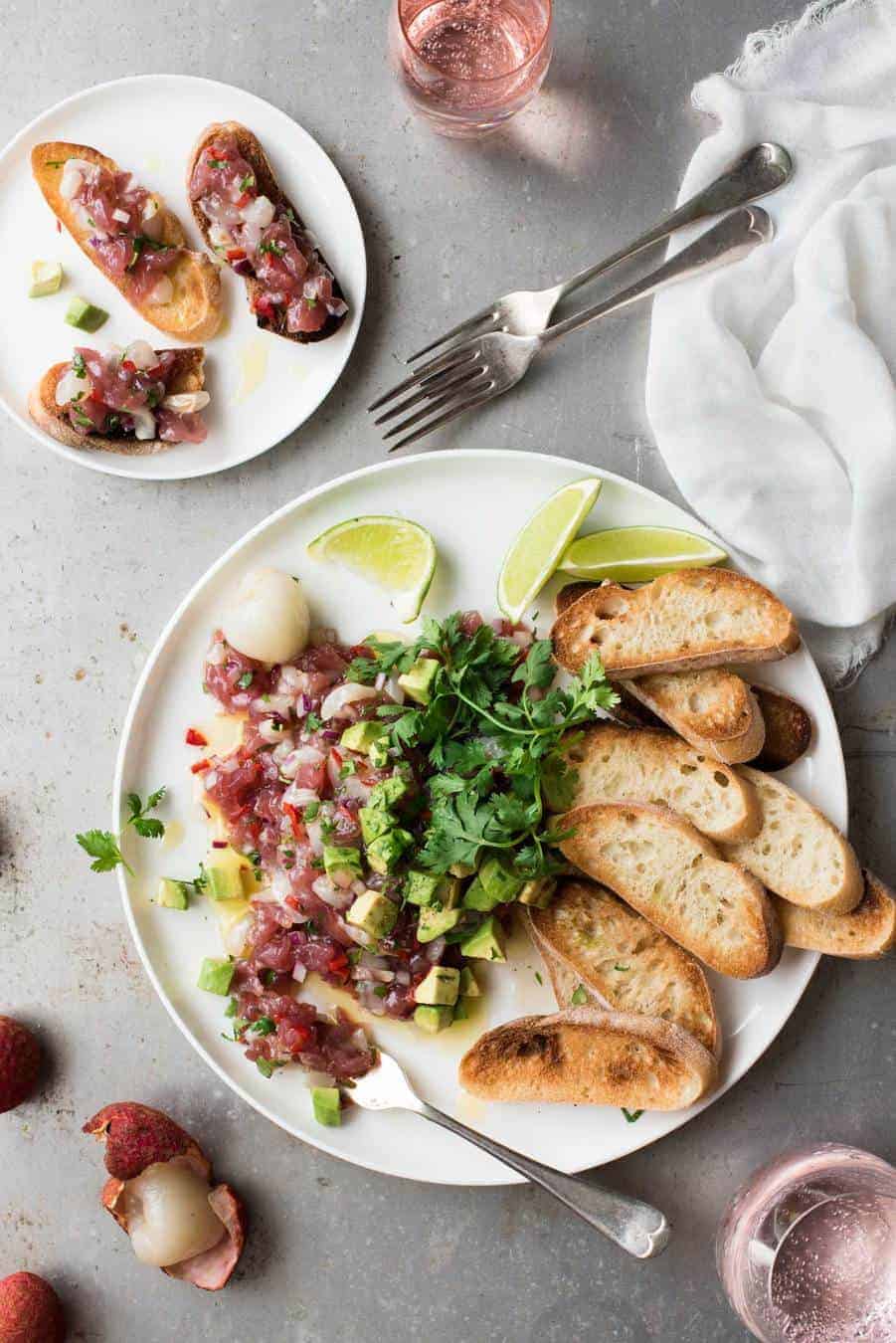 荔枝鞑靼金枪鱼——做起来简单又优雅，是一个很好的开胃菜，也很健康!