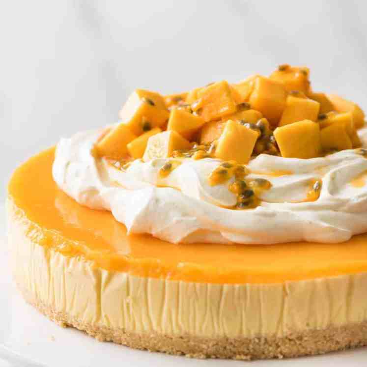 这款无需烘烤的芒果芝士蛋糕是一个完全和完全的夏季庆祝!recipetineats.comgydF4y2Ba