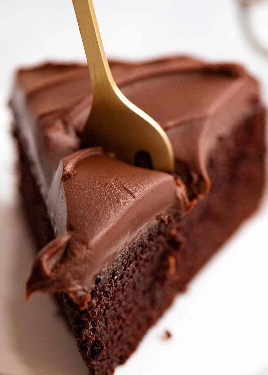 巧克力蛋糕上的巧克力甘纳许糖霜gydF4y2Ba
